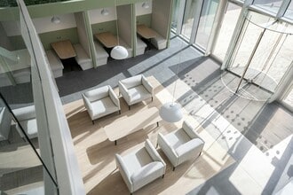 Jays Close, Basingstoke for lease Interior Photo- Image 2 of 6