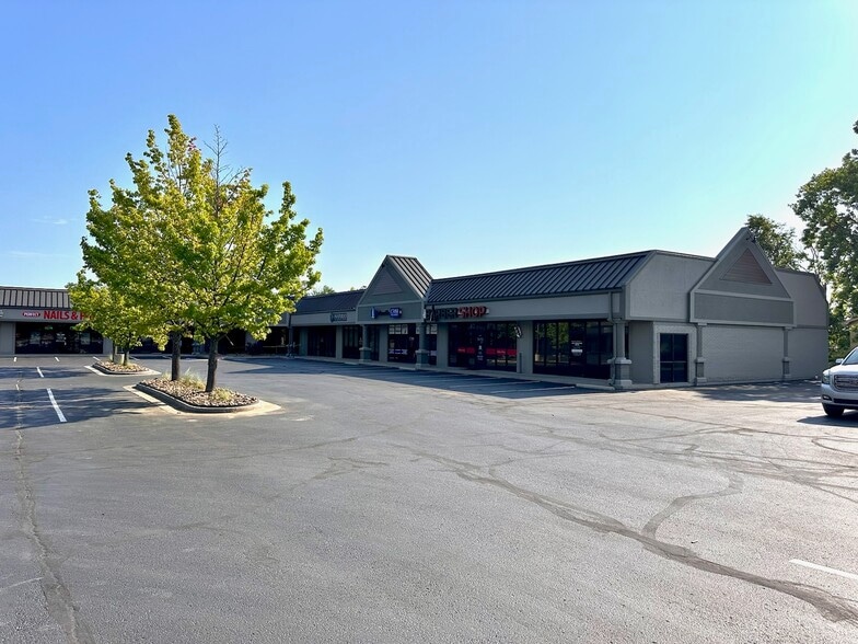 1003 SE 14th St, Bentonville, AR for lease - Building Photo - Image 2 of 7