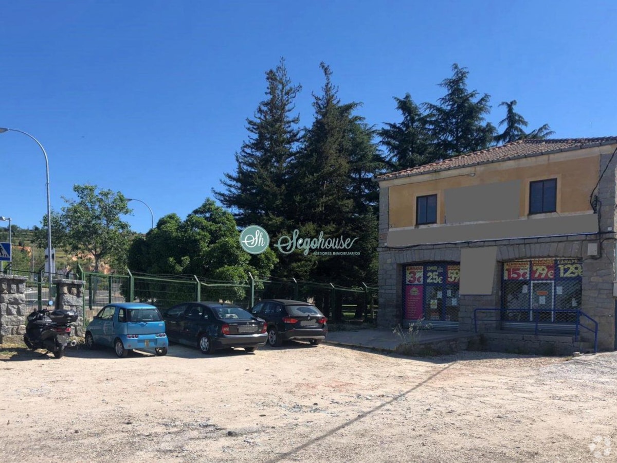 Retail in Segovia, Segovia for lease Building Photo- Image 1 of 9