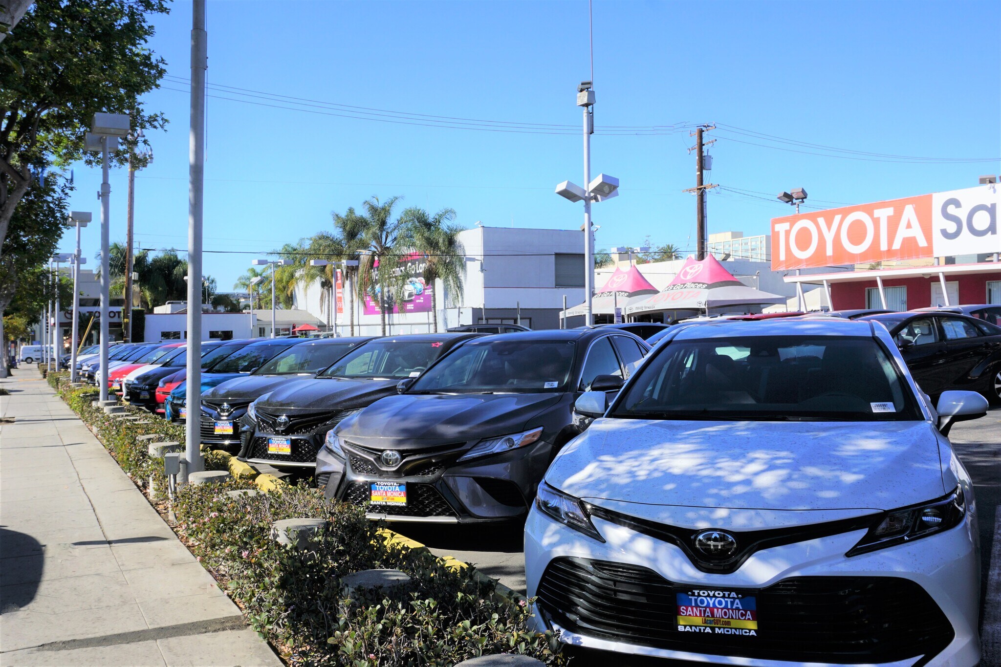 825 Santa Monica Blvd, Santa Monica, CA for sale Building Photo- Image 1 of 1