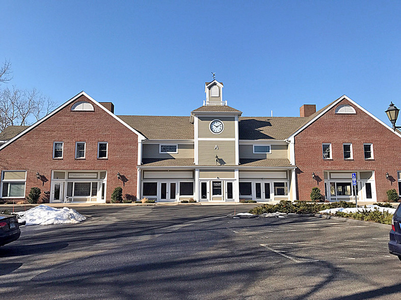 67 Federal Rd, Brookfield, CT for lease - Building Photo - Image 1 of 2