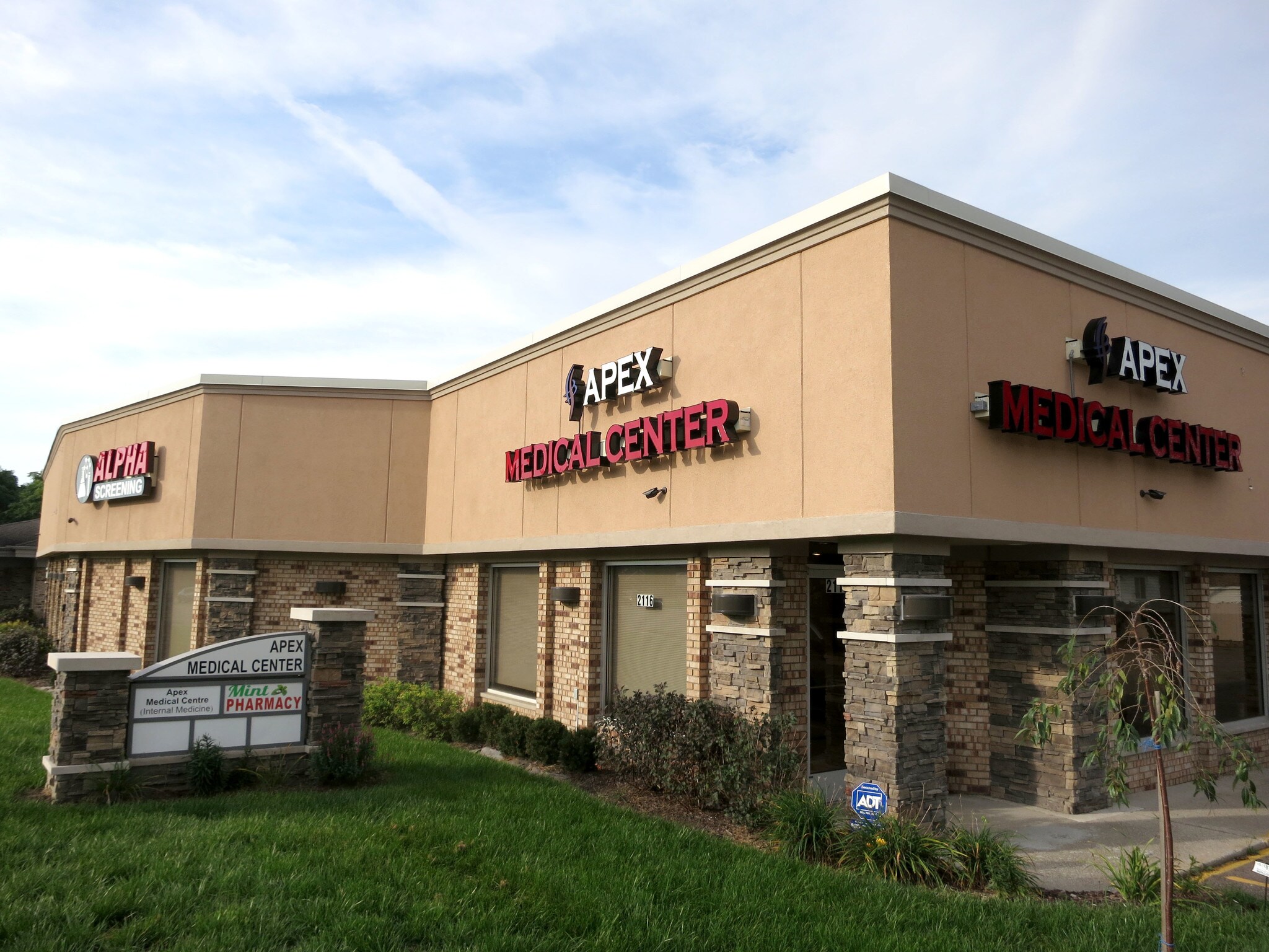 2066-2118 S Wayne Rd, Westland, MI for lease Primary Photo- Image 1 of 6