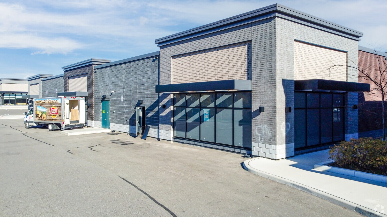 8265 Financial Dr, Brampton, ON L6Y 5G8