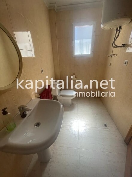 Industrial in València for sale - Building Photo - Image 3 of 3