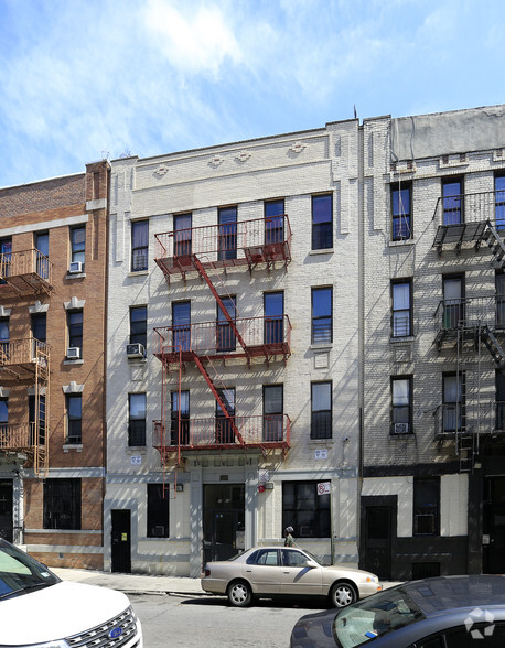 2418 Beaumont Ave, Bronx, NY for sale - Primary Photo - Image 1 of 8