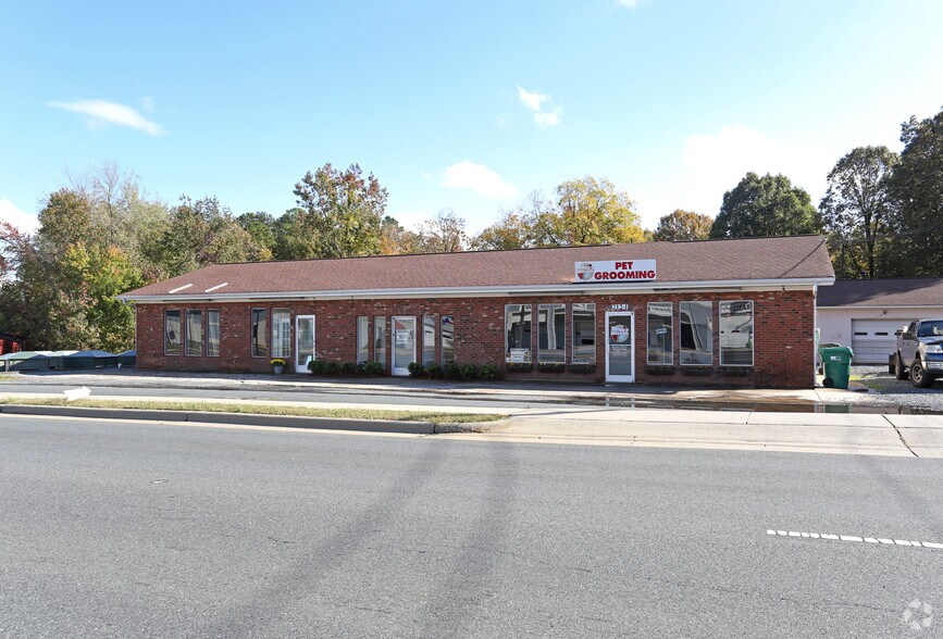 212 E Main St, Locust, NC for sale - Primary Photo - Image 1 of 1