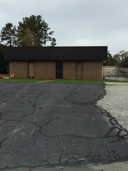 517 Concord Industrial Dr, Seneca, SC for sale - Building Photo - Image 1 of 1