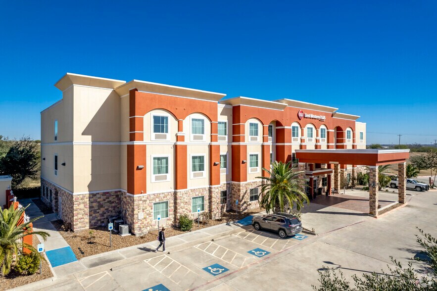 205 Business Park Dr, Kenedy, TX 78119