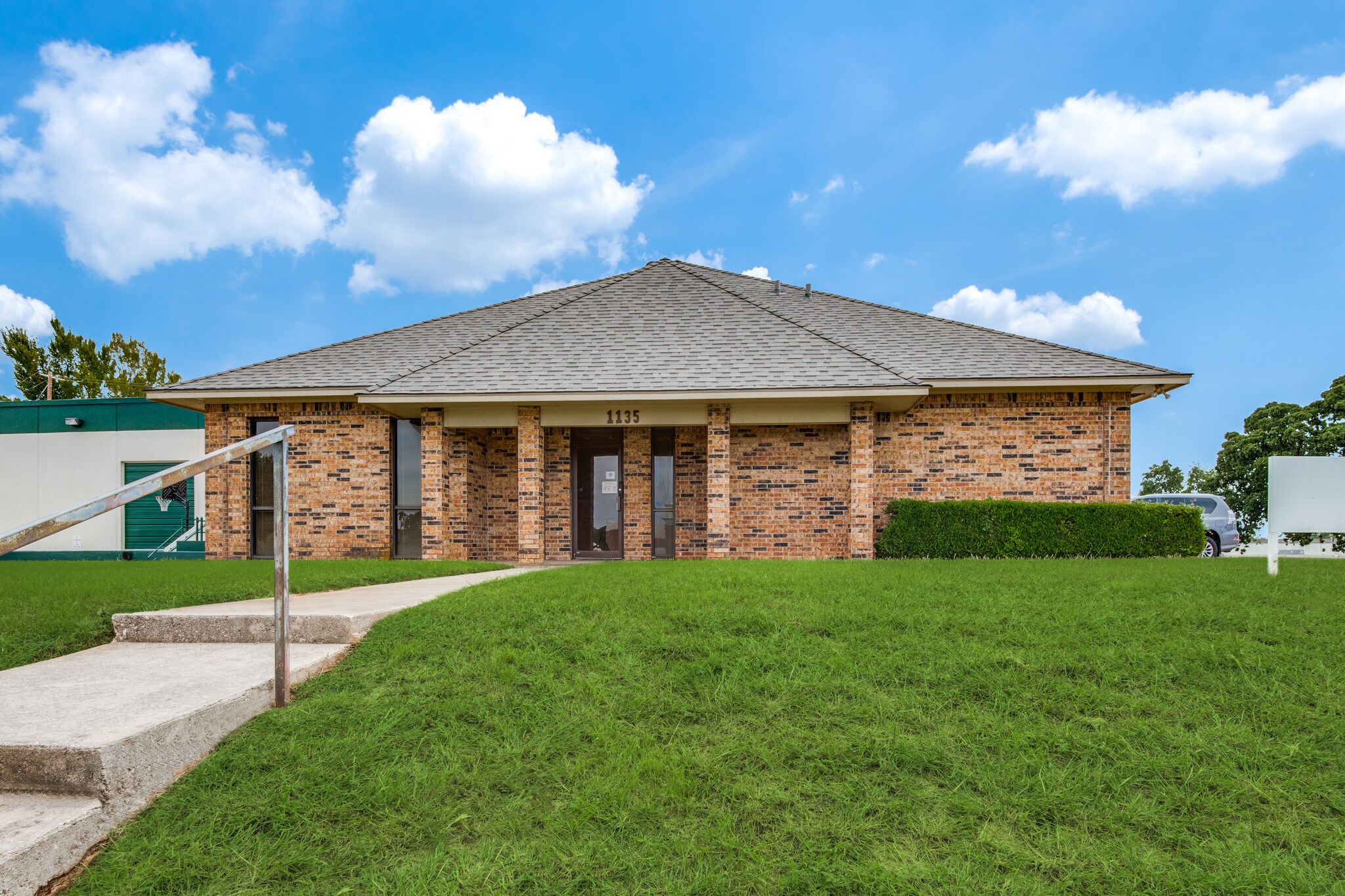 1135 S Airport Cir, Euless, TX for sale Other- Image 1 of 1