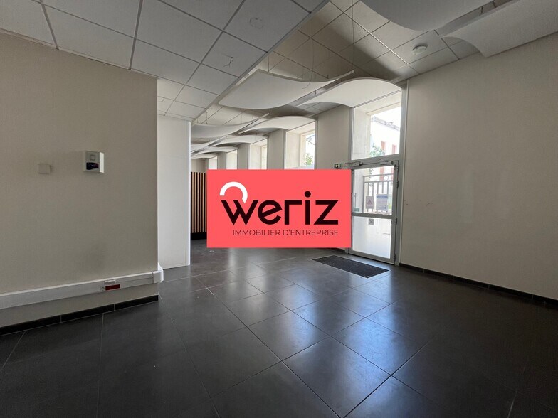 Office in La Ciotat for lease - Building Photo - Image 2 of 7