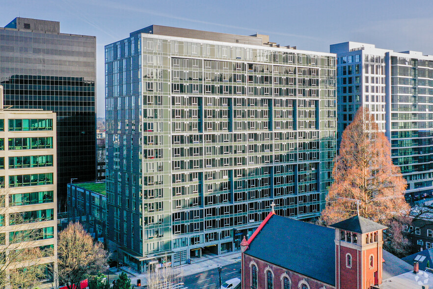 1720 SW 4th Ave, Portland, OR for lease - Primary Photo - Image 1 of 22