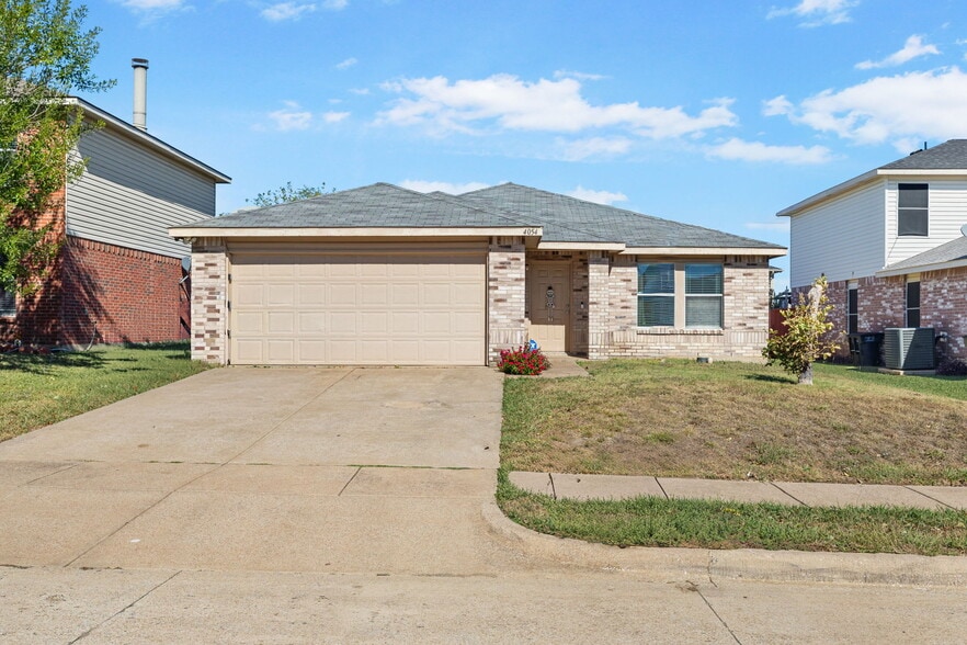 4054 Gray Fox Dr, Fort Worth, TX for sale - Primary Photo - Image 1 of 3