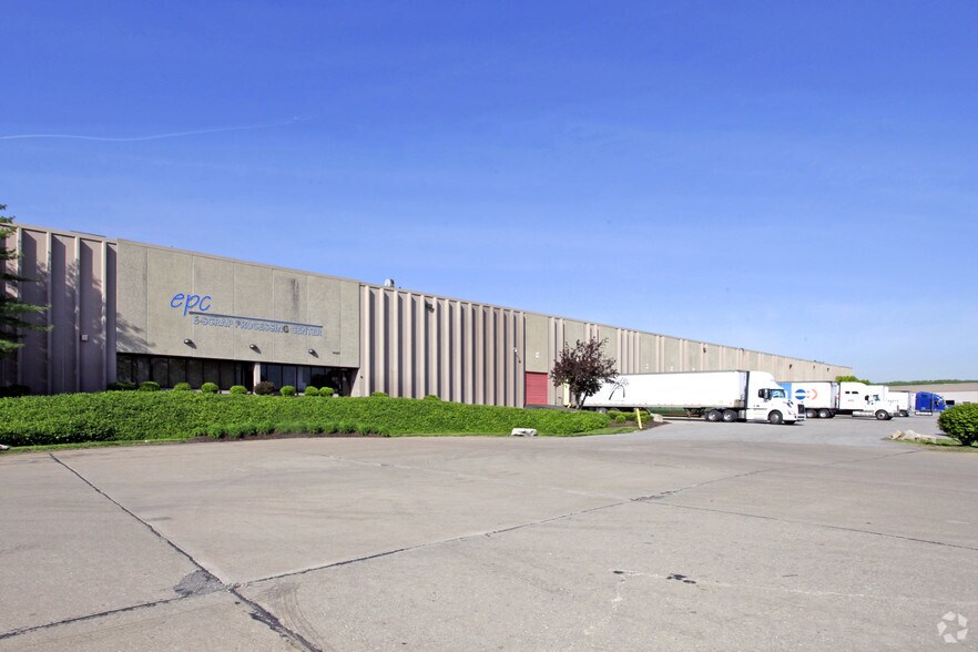 40014045 Lakefront Ct, Earth City, MO 63045