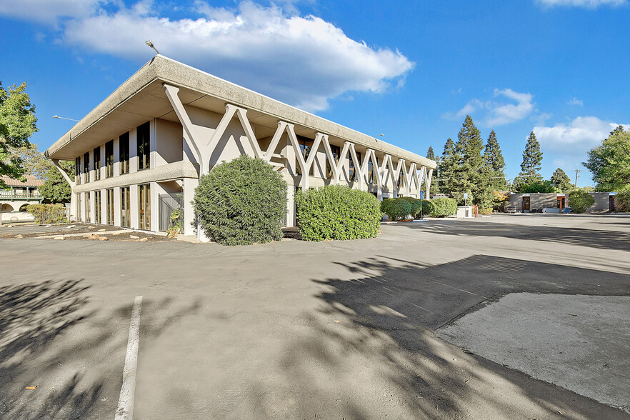 951 Live Oak Blvd, Yuba City, CA for sale - Building Photo - Image 2 of 25