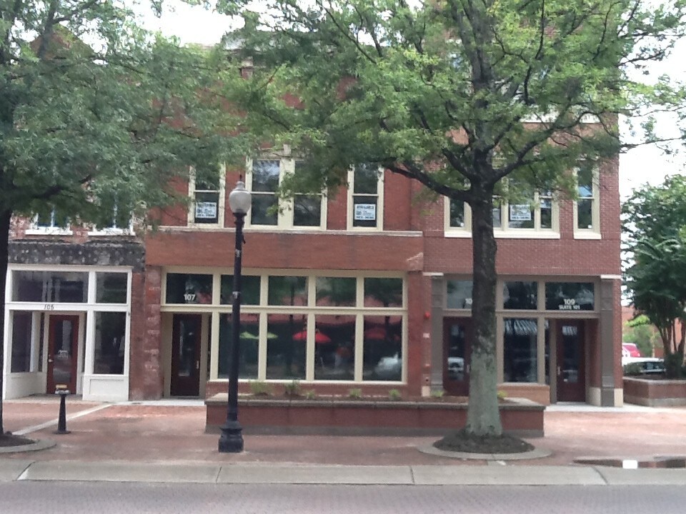 107109 Hay St, Fayetteville, NC 28301