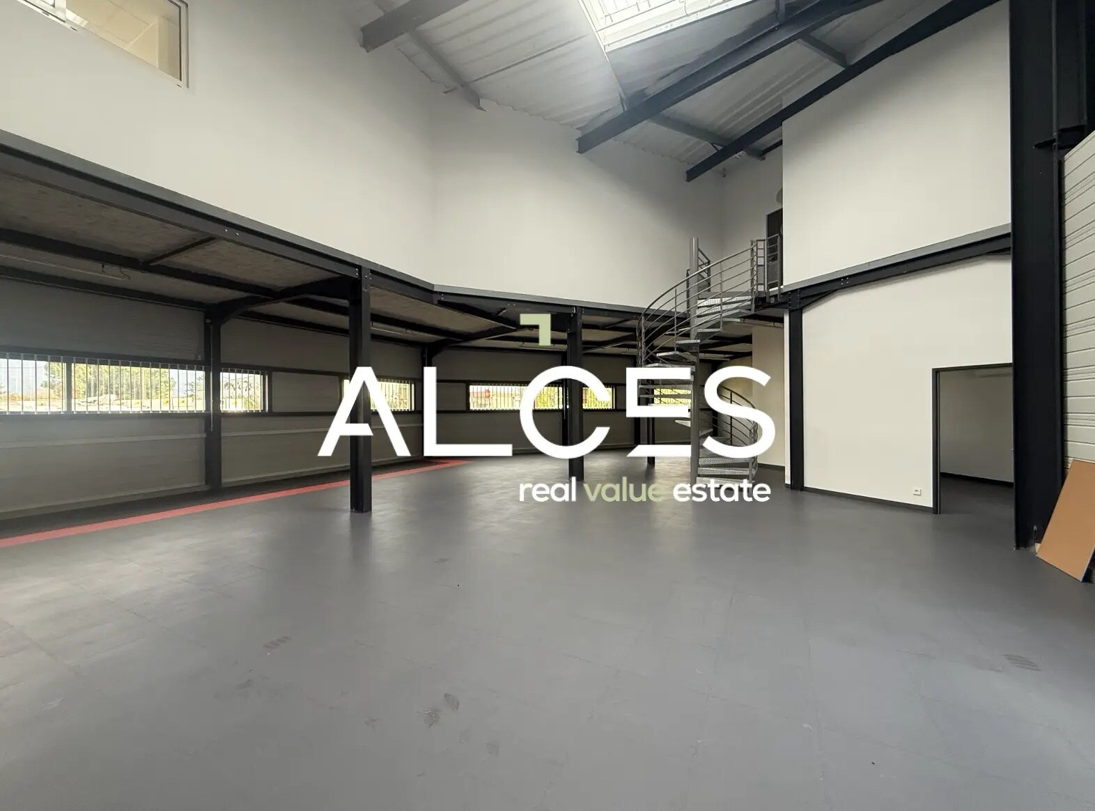 Flex in Mérignac for lease Interior Photo- Image 1 of 6
