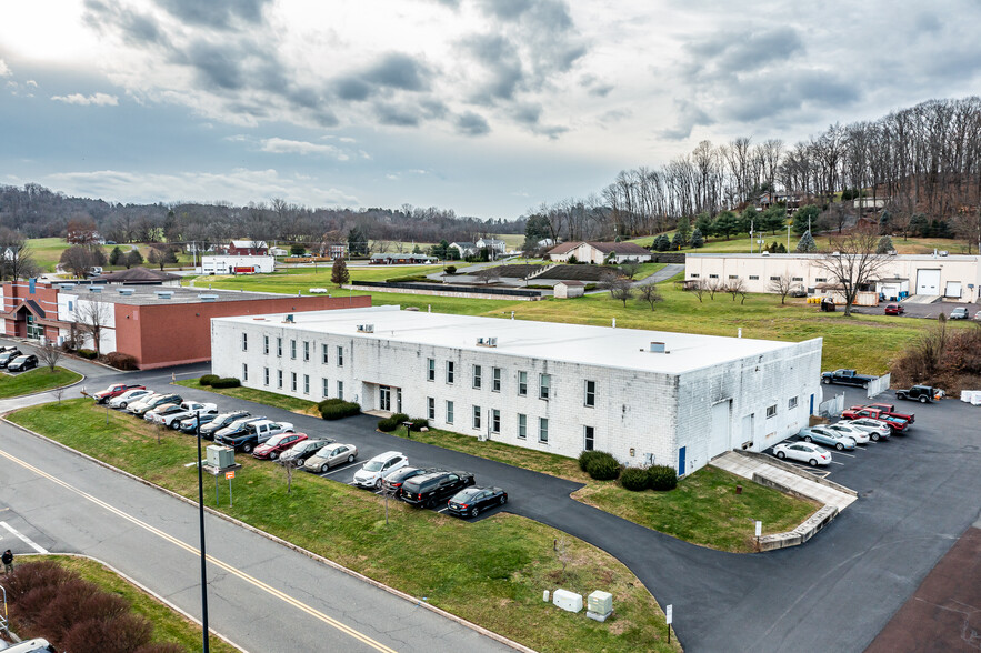 7 Rowell Rd, Boyertown, PA for sale - Primary Photo - Image 1 of 1