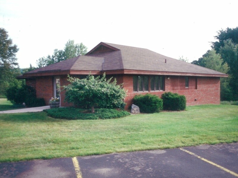 1001 S Hemlock St, Iron Mountain, MI for sale Primary Photo- Image 1 of 1