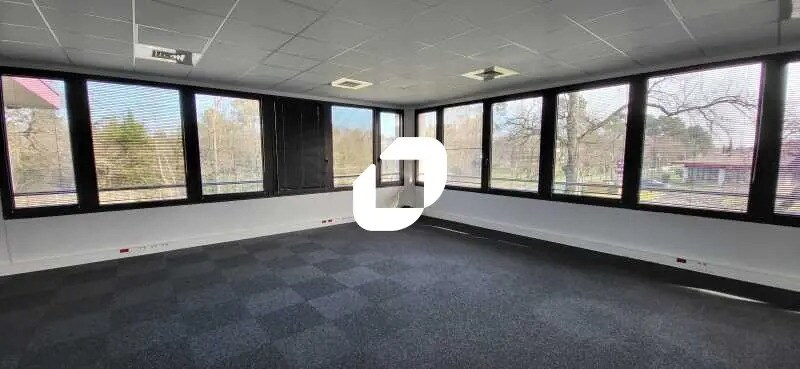 Office in Mérignac for lease - Interior Photo - Image 2 of 7
