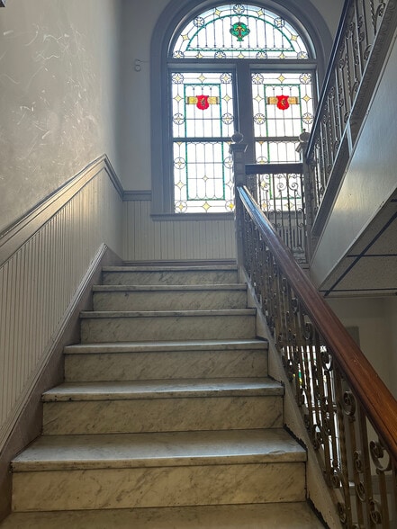 677-685 Main St, Waltham, MA for lease - Building Photo - Image 3 of 8