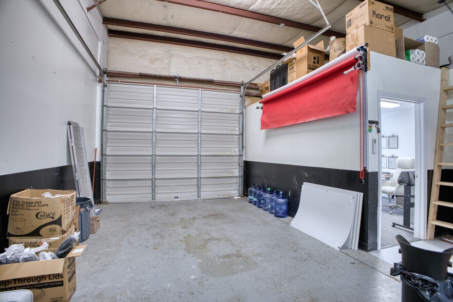 5055 Old Ellis Pt, Roswell, GA for lease - Building Photo - Image 3 of 11