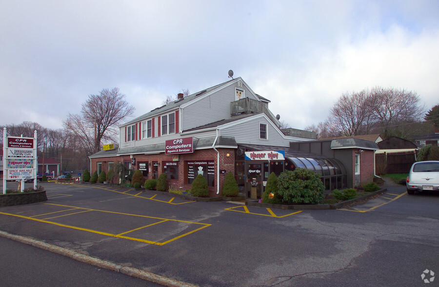 118 N Bedford St, East Bridgewater, MA for lease - Building Photo - Image 2 of 3