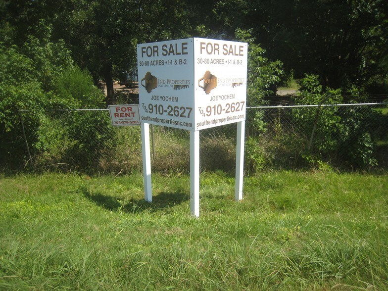 7753 Pence Rd, Charlotte, NC 28215