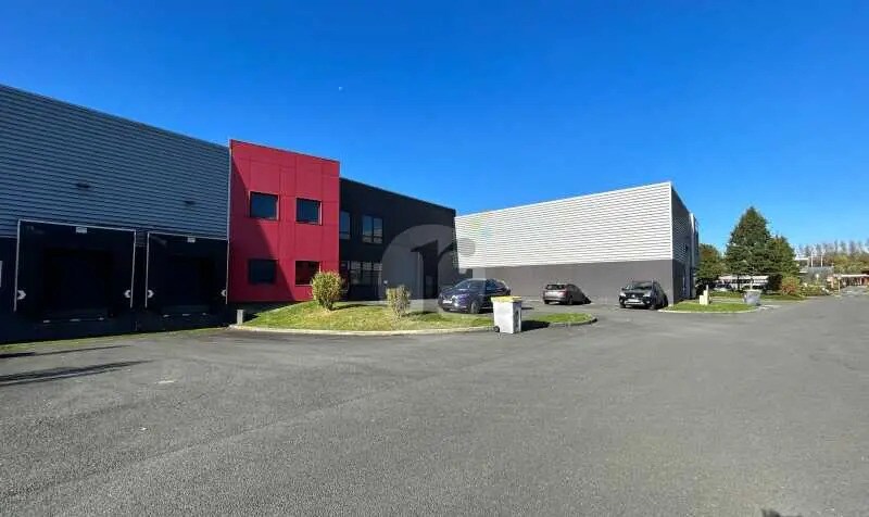 Retail in Hallennes-lez-Haubourdin for lease - Building Photo - Image 2 of 3