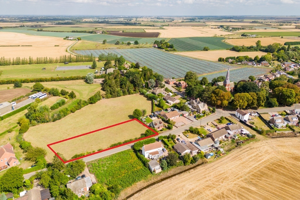 Old Main -1, Fosdyke for sale Primary Photo- Image 1 of 1