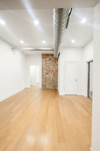 33 Pine St, Binghamton, NY for sale - Interior Photo - Image 2 of 17