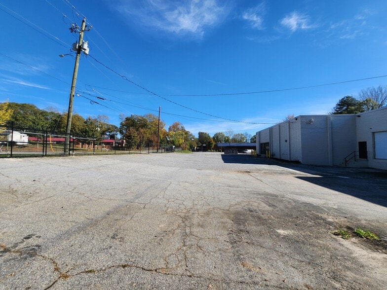 1320 White St SW, Atlanta, GA for lease - Building Photo - Image 3 of 16