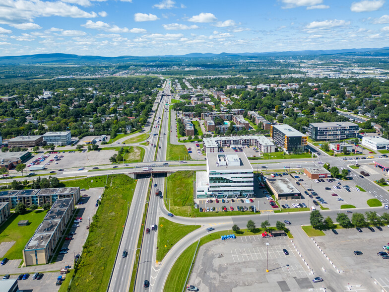 990 Av de Bourgogne, Québec, QC for lease - Building Photo - Image 3 of 10