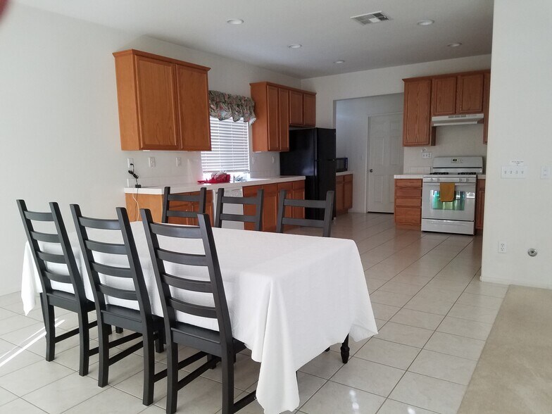 6547 Peridot Ct, Eastvale, CA 92880 Office/Medical for Lease