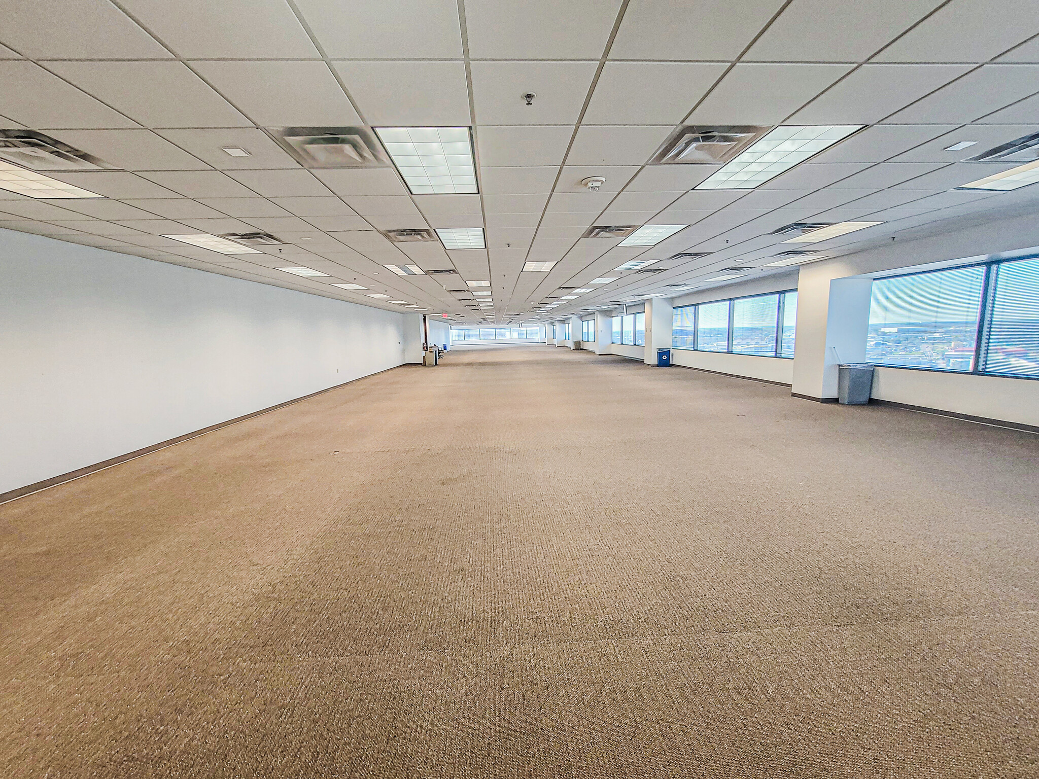 301 W Bay St, Jacksonville, FL for lease Interior Photo- Image 1 of 3