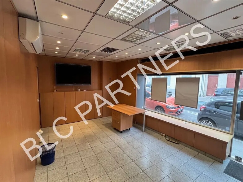 Office in Suresnes for sale - Interior Photo - Image 2 of 7