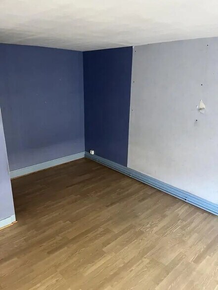 Retail in Lyon for lease - Interior Photo - Image 2 of 6