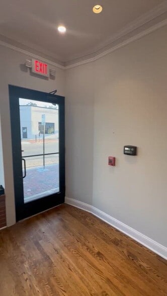 166 Monmouth St, Red Bank, NJ for lease - Commercial Listing Video - Image 2 of 29