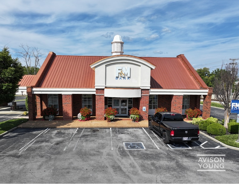 225 W Main St, Lebanon, TN for sale - Building Photo - Image 2 of 7