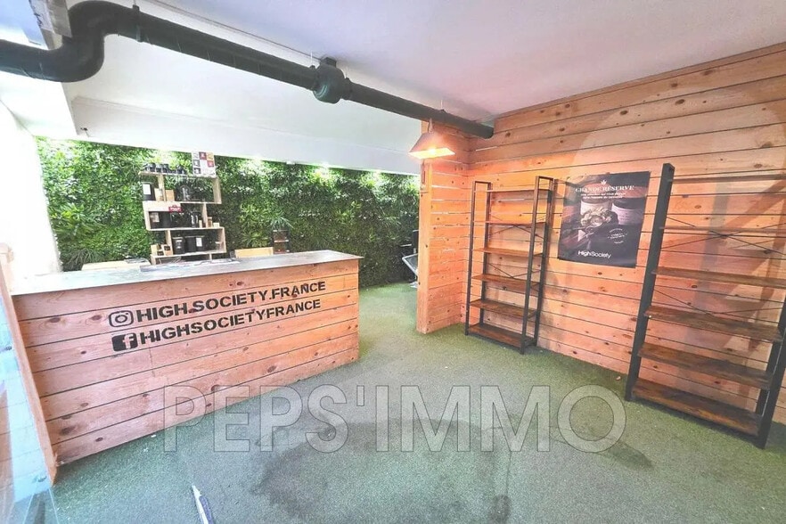 Retail in Aix-en-Provence for lease - Building Photo - Image 2 of 6