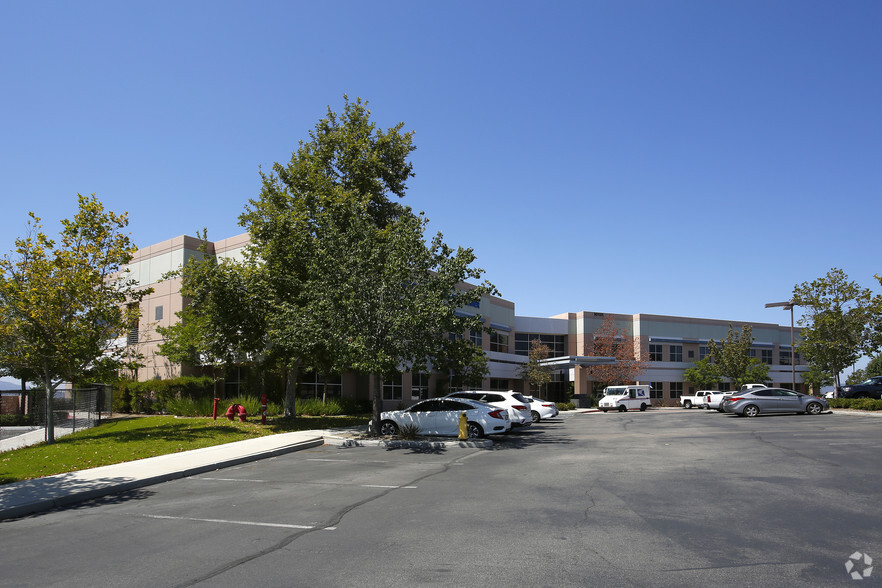 30111 Technology Dr, Murrieta, CA for lease - Building Photo - Image 1 of 11