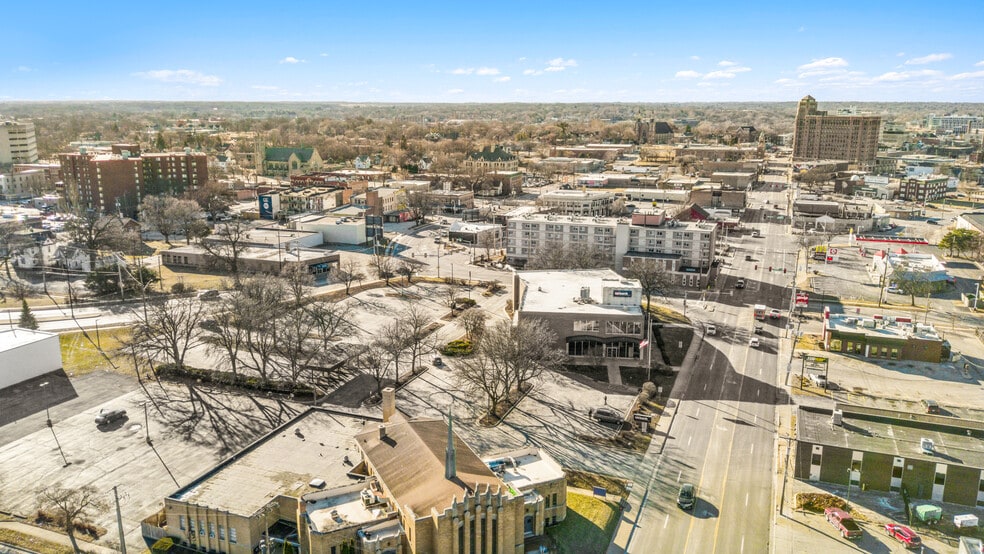 1107 E State St, Rockford, IL for sale - Building Photo - Image 3 of 6