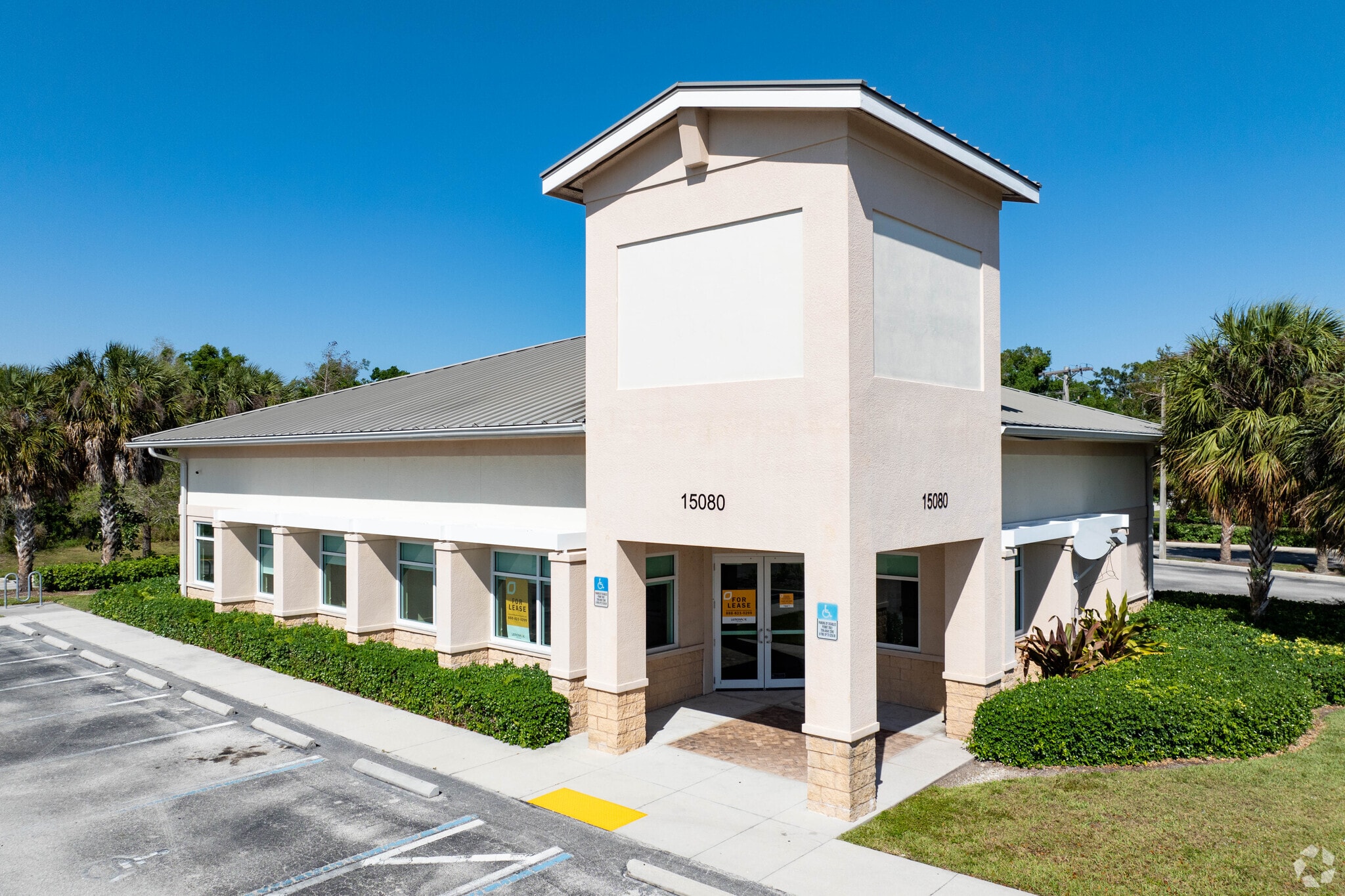 15080 N Cleveland Ave, North Fort Myers, FL for lease Primary Photo- Image 1 of 15