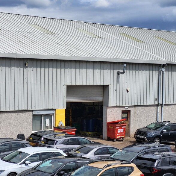 11-17 Linkwood Pl, Elgin for lease - Building Photo - Image 3 of 7