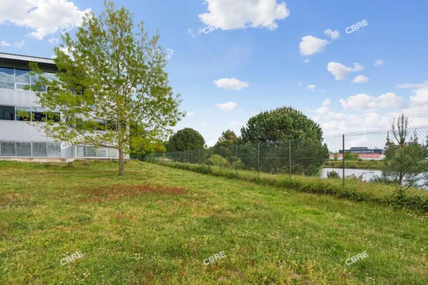 Office in Mérignac for lease - Building Photo - Image 3 of 13