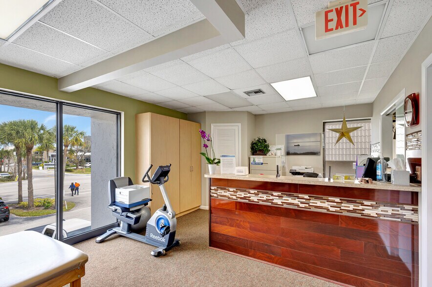 210 Jupiter Lakes Blvd, Jupiter, FL for sale - Interior Photo - Image 1 of 1