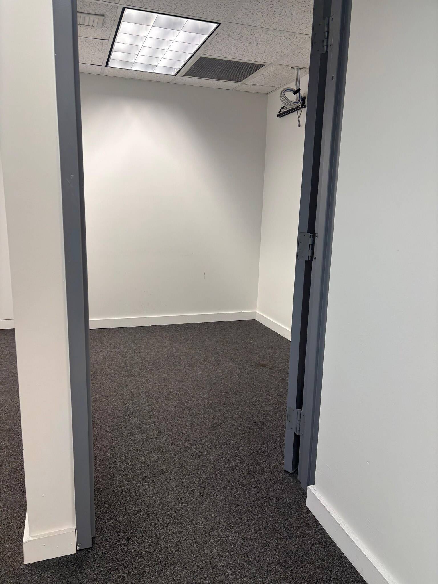 33 SW 2nd Ave, Miami, FL for lease Interior Photo- Image 1 of 19