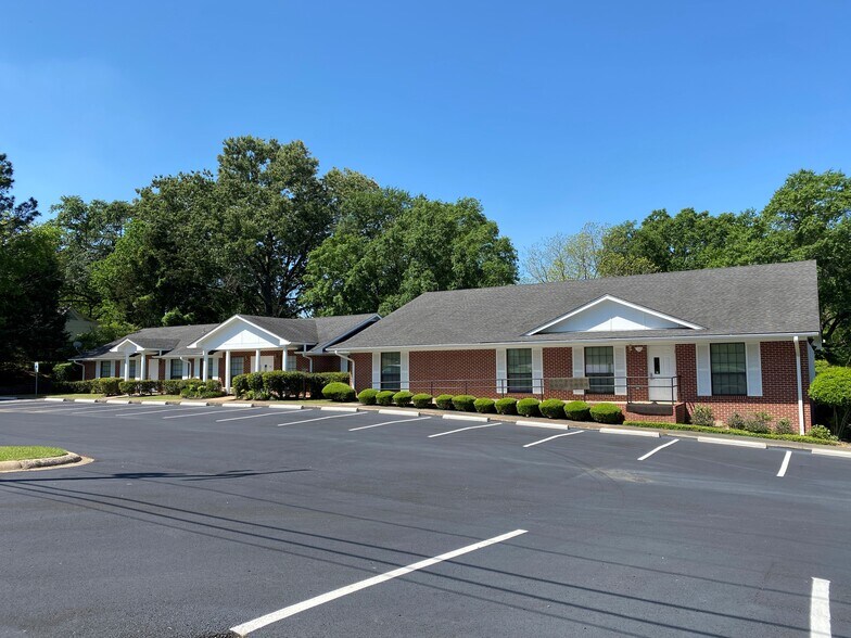 302 S Central St, Hallsville, TX 75650 Office for Lease