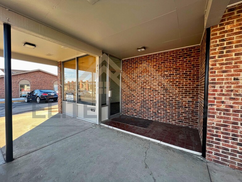 4151-4153 SW Twilight Dr, Topeka, KS for lease - Building Photo - Image 2 of 8