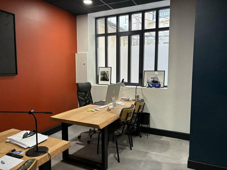 Office in Lyon for lease - Interior Photo - Image 3 of 9
