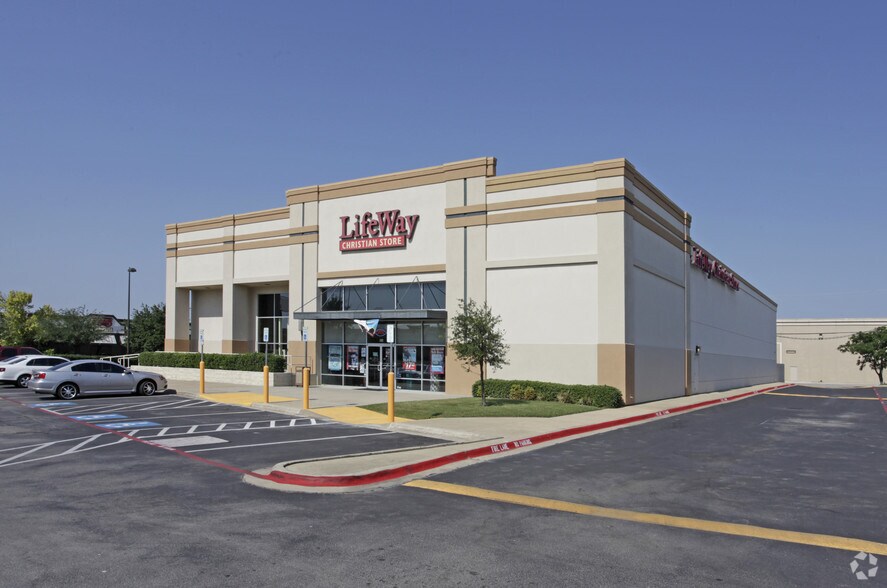 924 NE Loop 820, Hurst, TX for sale - Building Photo - Image 1 of 1